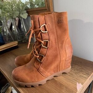 Sorel Women's wedge lace Up Boots 6